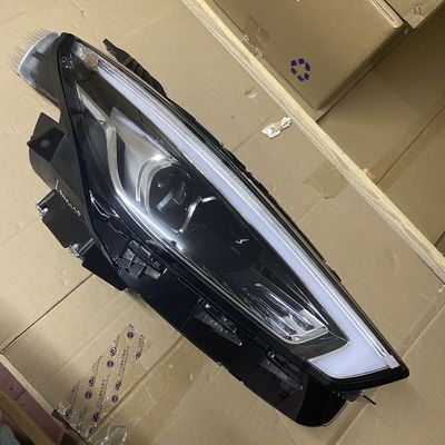 2019- Plastic Headlight Head Lamp Runny Light for MG ZS Left Right White OE 10550754